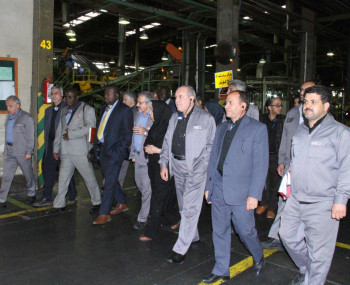 بازدید هیات عالی رتبه تجاری وبازرگانی کشور اوگاندا از کارخانه کویرتایر