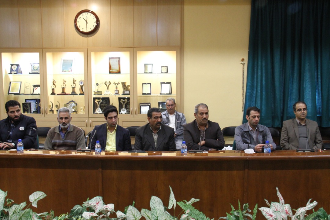 تجلیل از رانندگان برتر حمل ونقل کالا و پرسنل