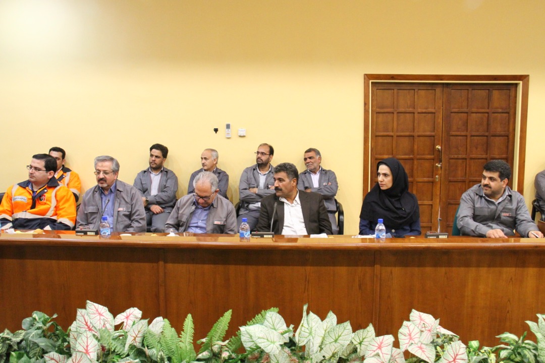 تجلیل از رانندگان برتر حمل ونقل کالا و پرسنل