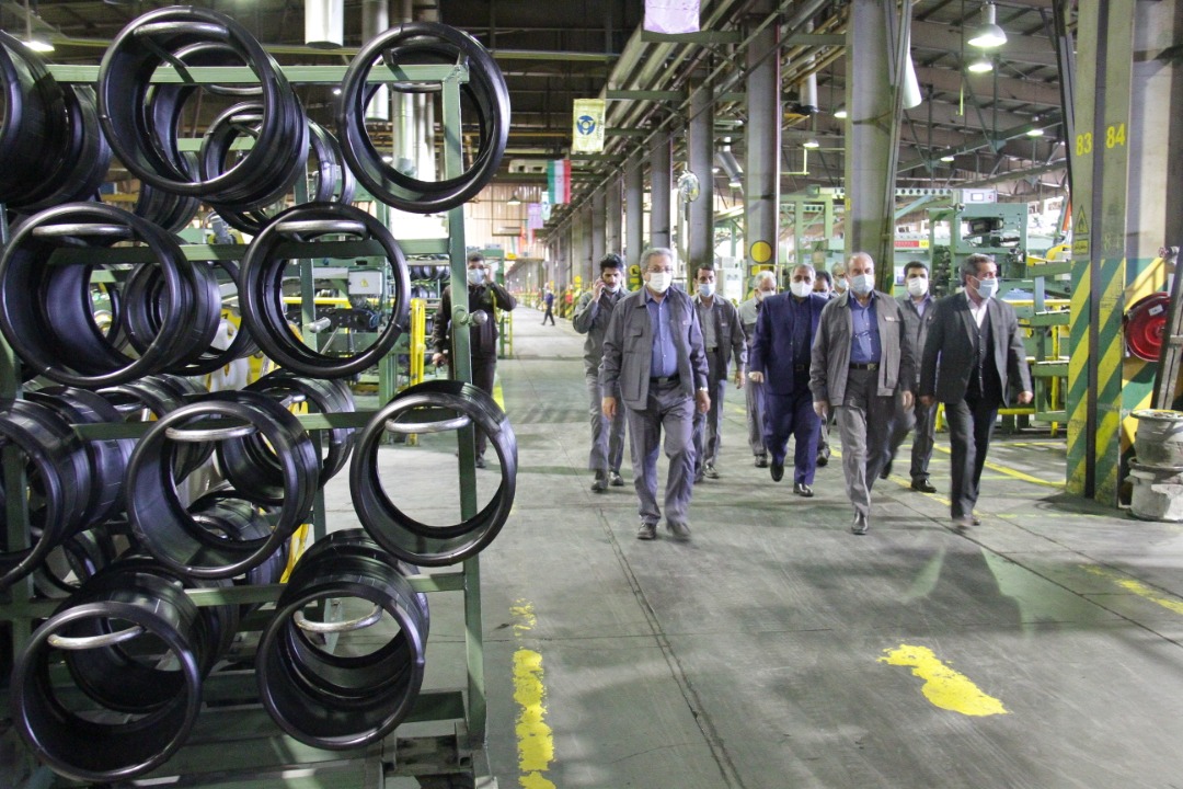 بازدید نماینده منتخب مردم شهرستانهای بیرجند ، خوسف ودرمیان از کارخانه کویرتایر به روایت تصویر