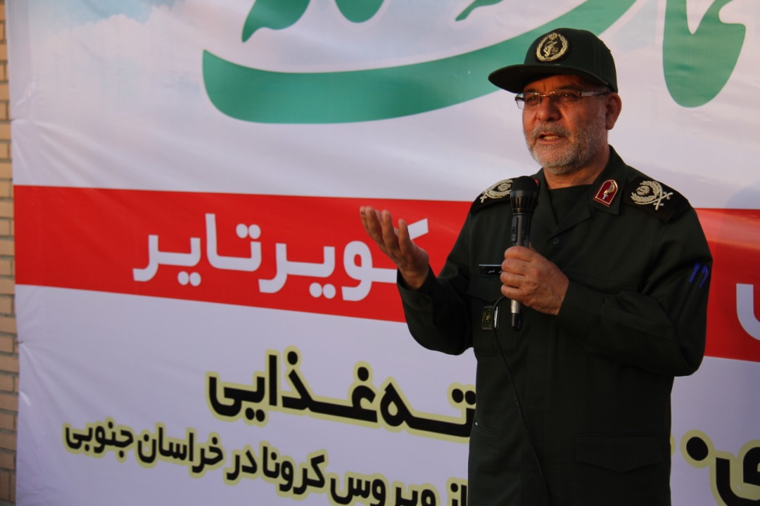 اهدای 1000بسته معیشتی کارکنان کویر تایردر رزمایش کمک مومنانه