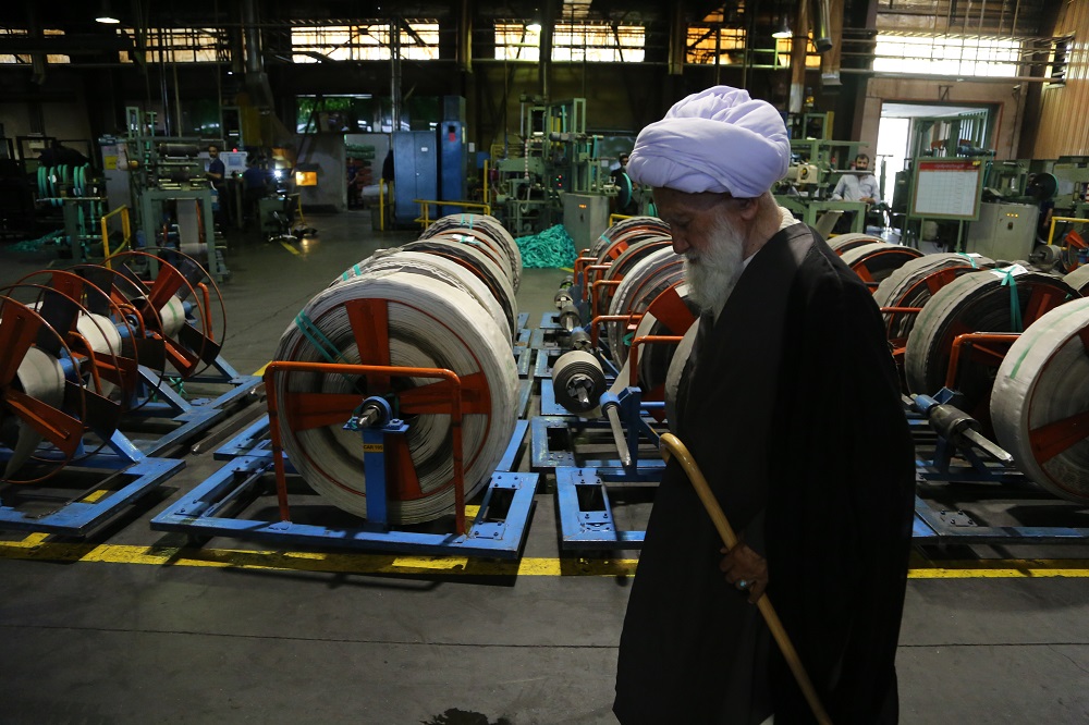 حضور مرحوم آیت الله ربانی در آیین تکریم وبزرگداشت اعضای هیات موسس کویرتایر به روایت تصویر