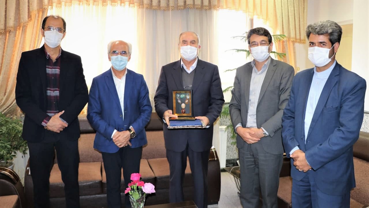 طراحی و ساخت ماشین پرس پخت تایر توسط کویرتایر طرح پژوهشی برتر وزارت صمت شد