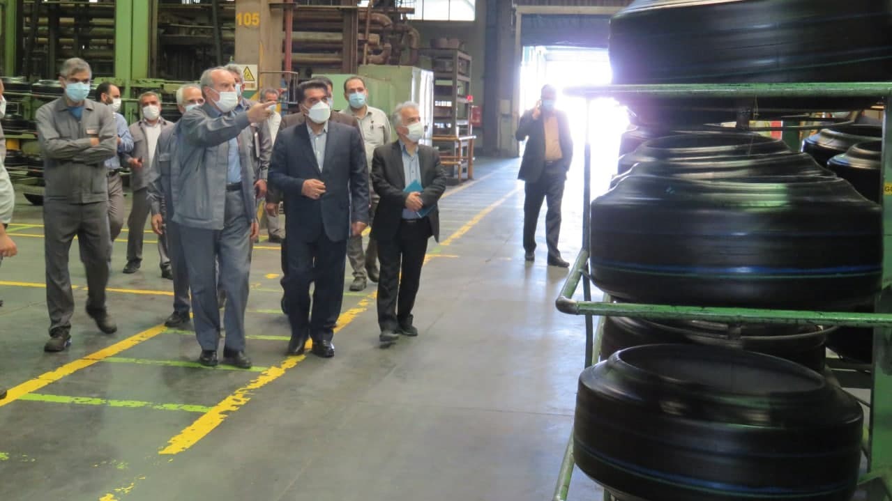 گزارش تصویری بازدید مدیرکل امور مالیاتی خراسان جنوبی ازکارخانه کویرتایر