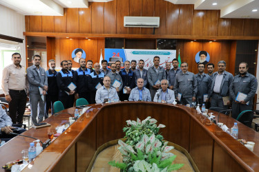 گزارش تصویری آیین تجلیل از کارکنان نمونه شرکت کویرتایر