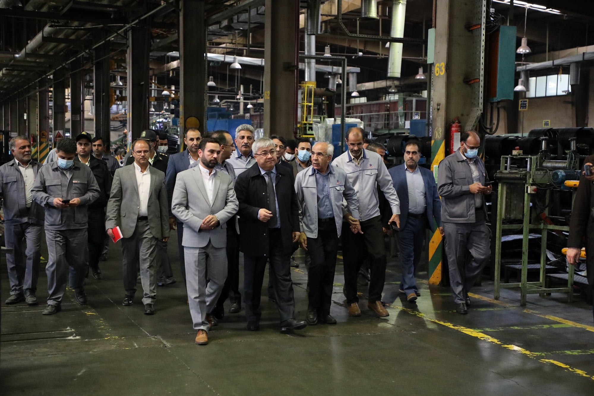 بازدید سفیر قرقیزستان از کارخانه کویرتایر