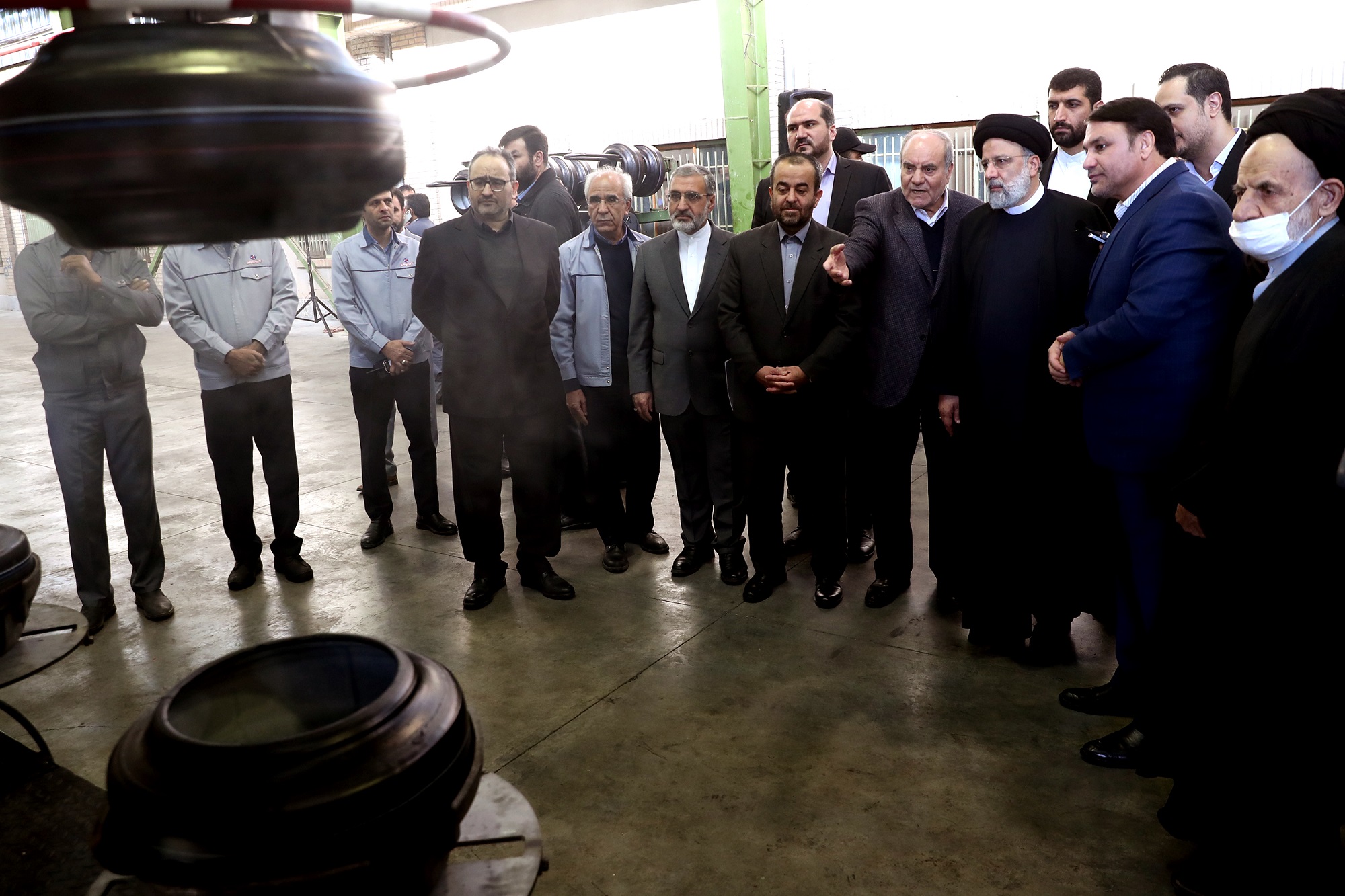 گزارش تصویری حضور دکتر رئیسی در کارخانه کویرتایر(2)