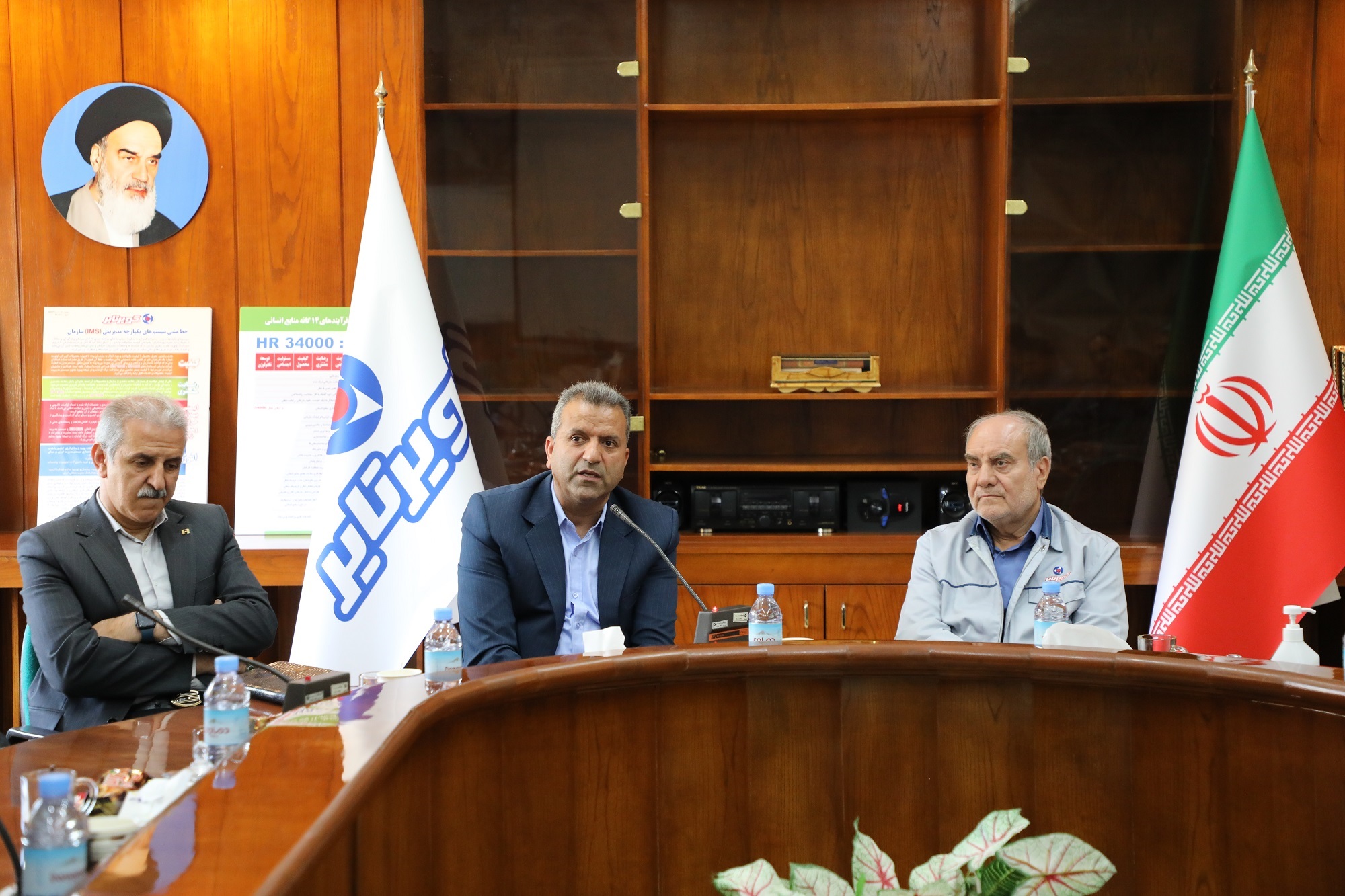 مدیر شعب بانک صادرات خراسان جنوبی : همکاری با شرکت کویرتایر موجب افتخار و سربلندی است