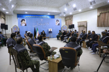 دیدار اعضای رزمایش حیدریون با امام جمعه بیرجند و ادای احترام به مقام شامخ شهدا به روایت تصویر