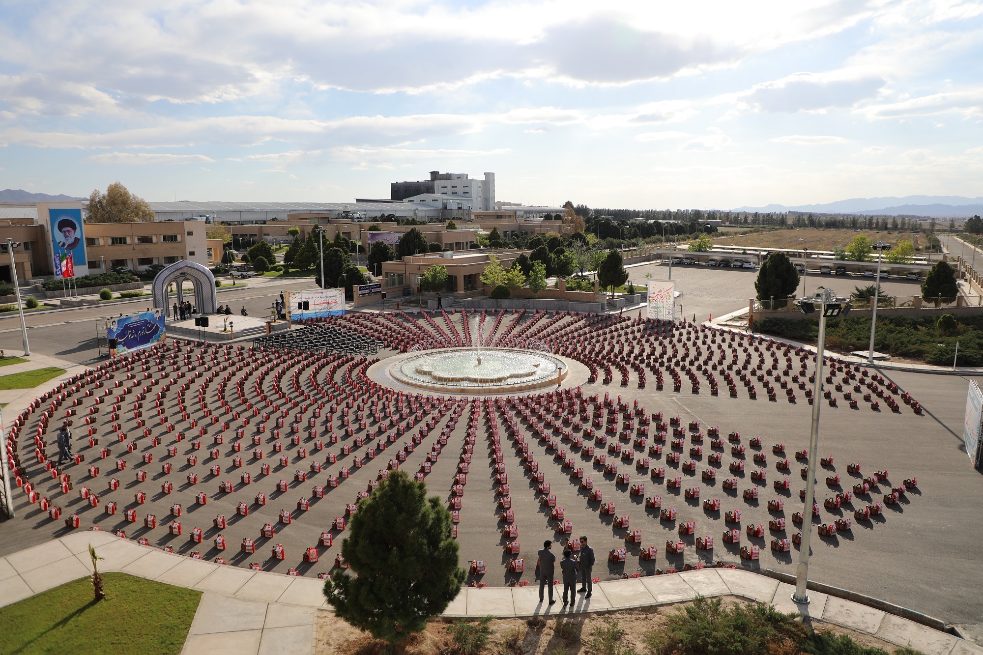 با اهدای 1300بسته معیشتی صورت گرفت: برگزاری چهارمین رزمایش کمک مومنانه کارکنان شرکت کویرتایر