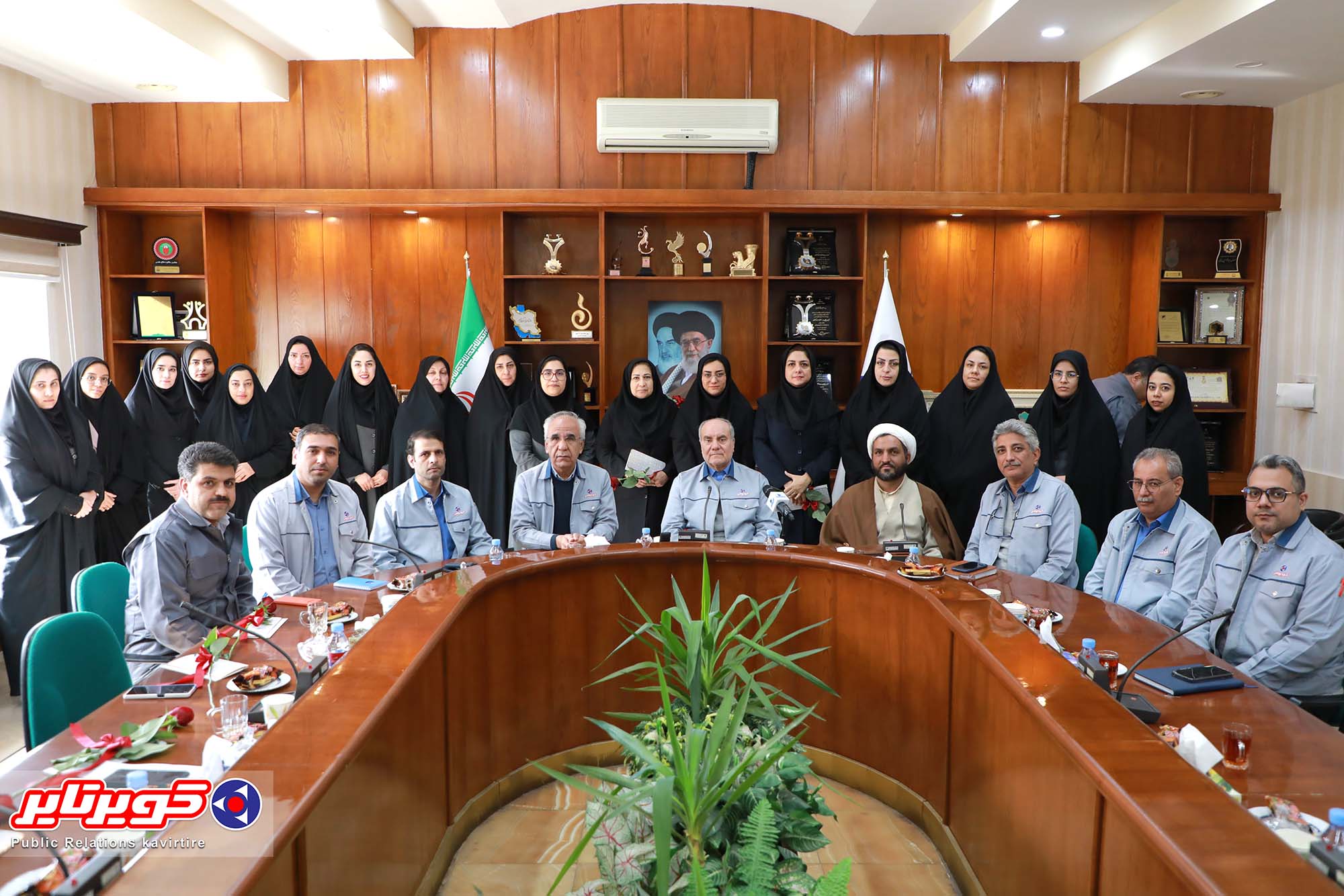 مراسم تجلیل از بانوان شاغل در کویرتایر به مناسبت روز زن