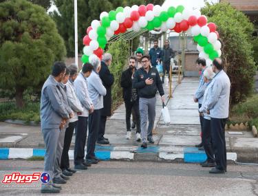 گزارش تصویری | تبریک مدیرعامل به همکاران در اولین روز کاری کارخانه