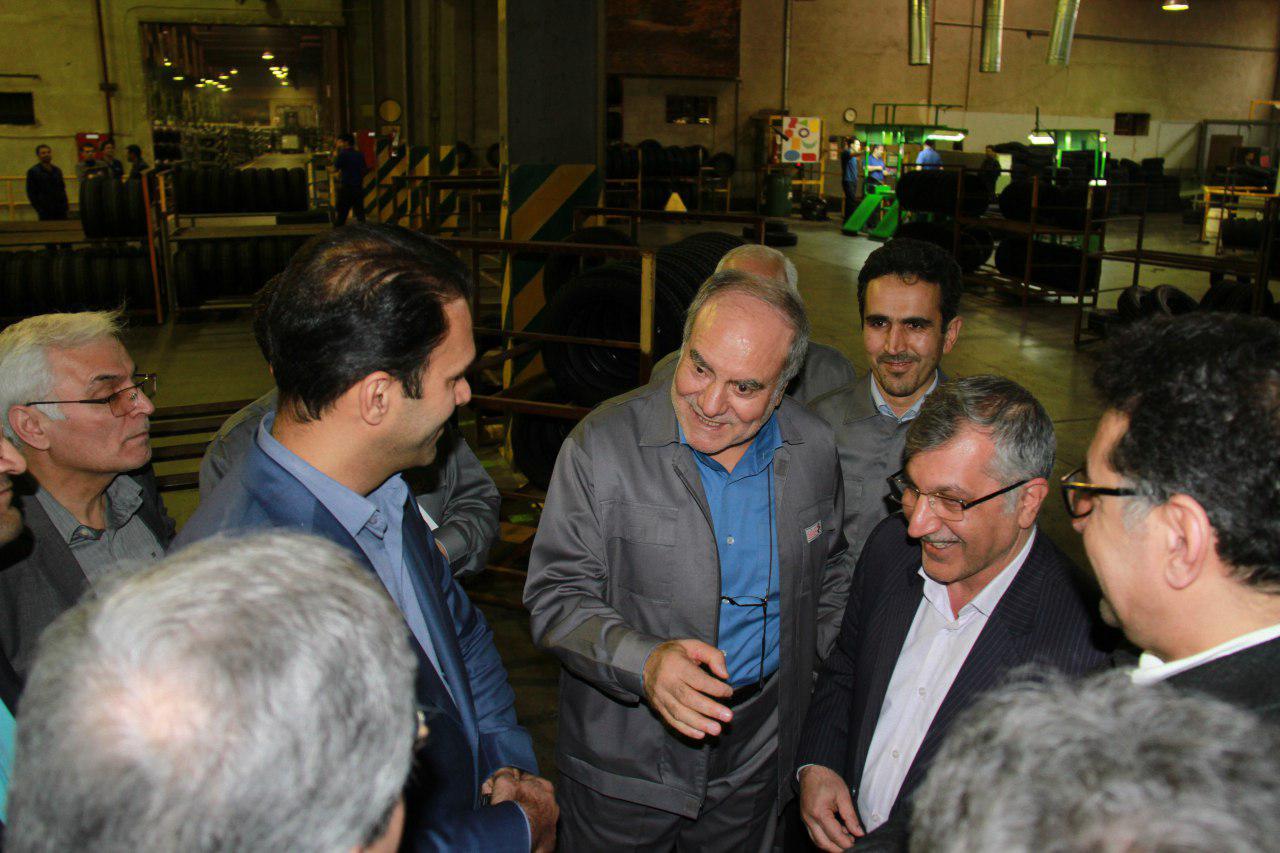 بازدید مدیرعامل واعضای محترم هیات مدیره اتحادیه تاکسیرانی شهری کشور ازکارخانه کویرتایر