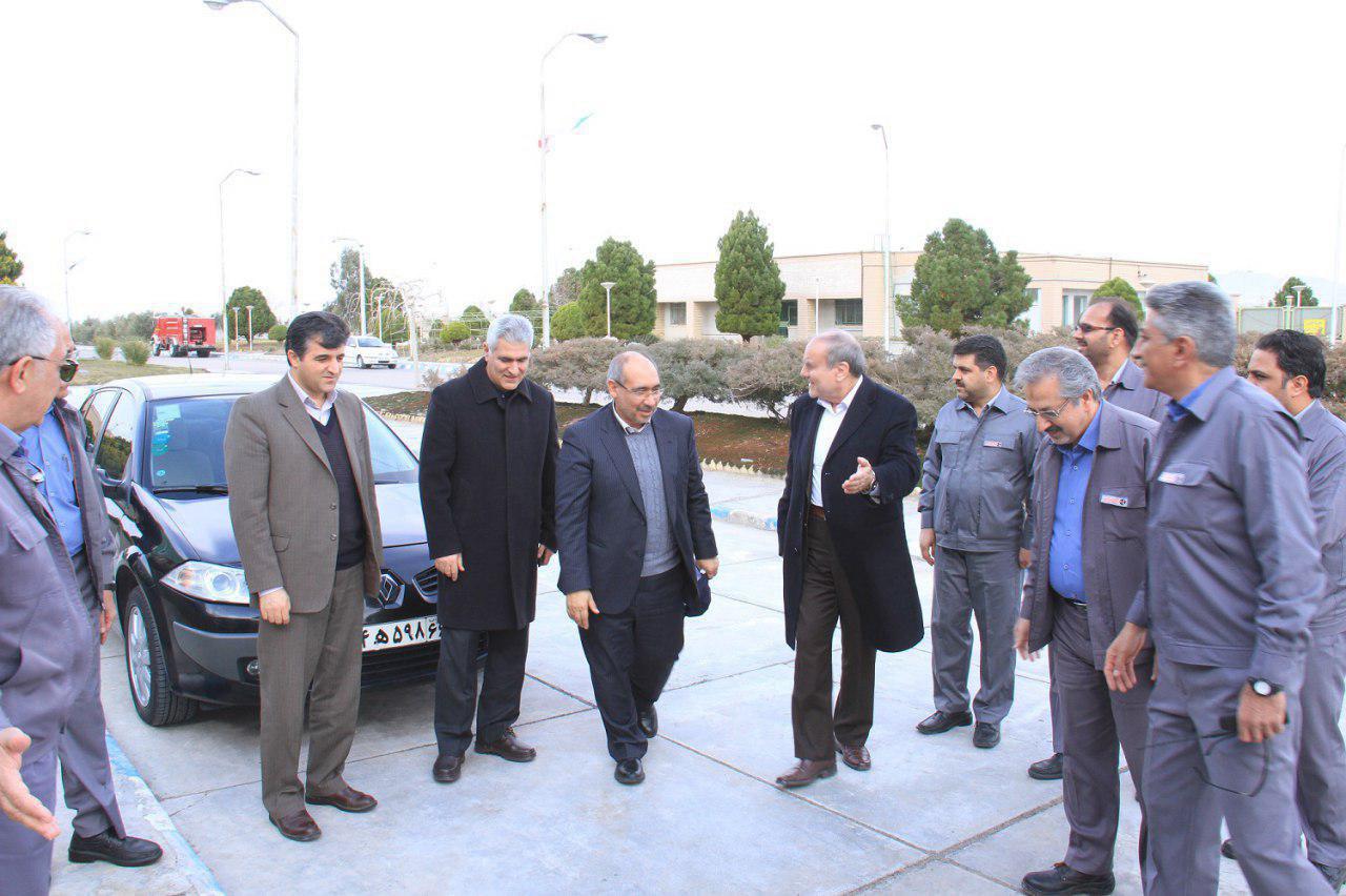 بازدید مدیرعامل و اعضاء هیأت مدیره شرکت سرمایه گذاری امید از کارخانه کویرتایر