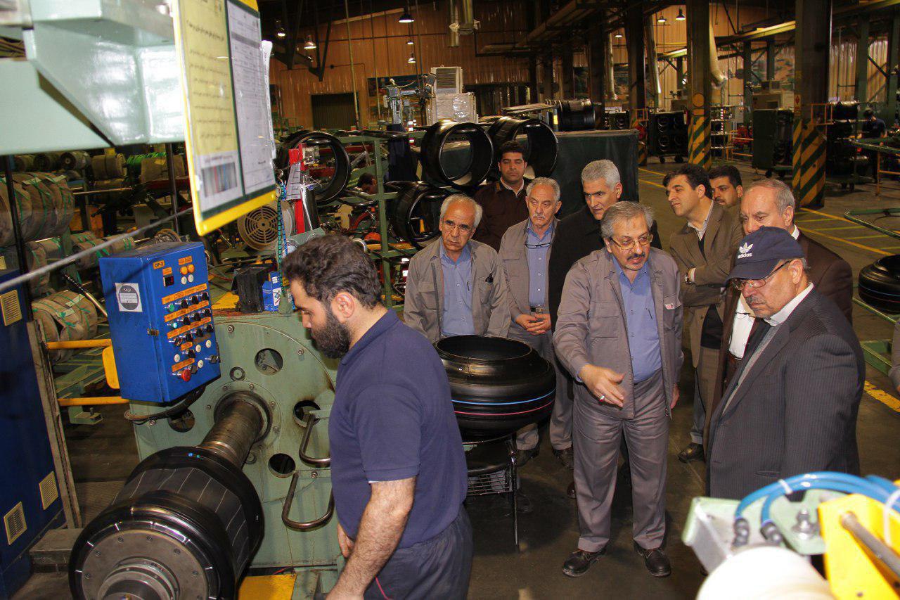 بازدید مدیرعامل و اعضاء هیأت مدیره شرکت سرمایه گذاری امید از کارخانه کویرتایر