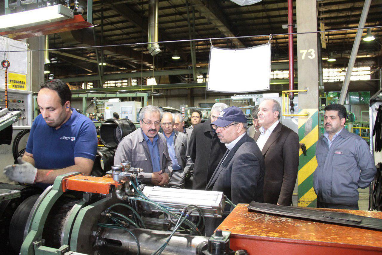 بازدید مدیرعامل و اعضاء هیأت مدیره شرکت سرمایه گذاری امید از کارخانه کویرتایر