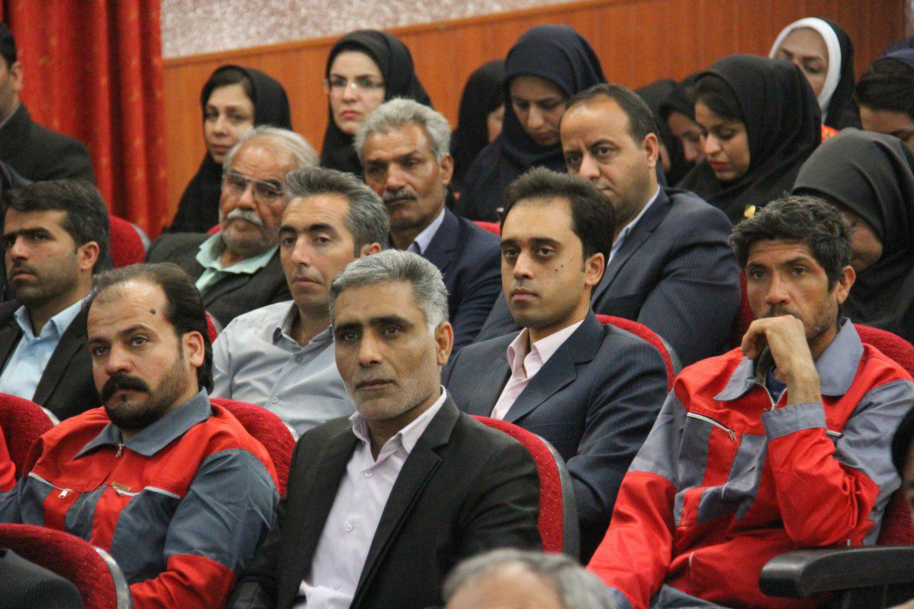 آیین تجلیل از کارگران و گروه های کار نمونه استان خراسان جنوبی