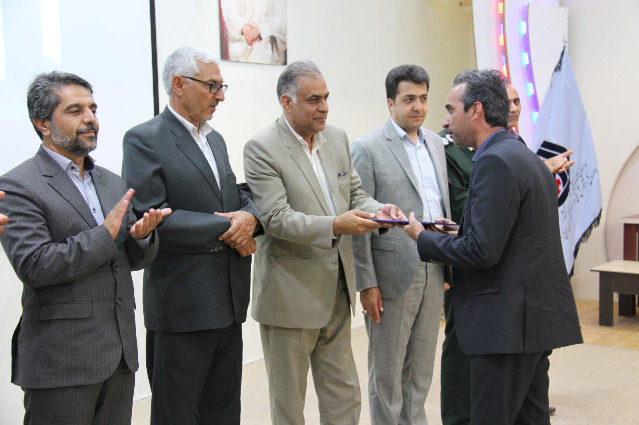 آیین تجلیل از کارگران و گروه های کار نمونه استان خراسان جنوبی