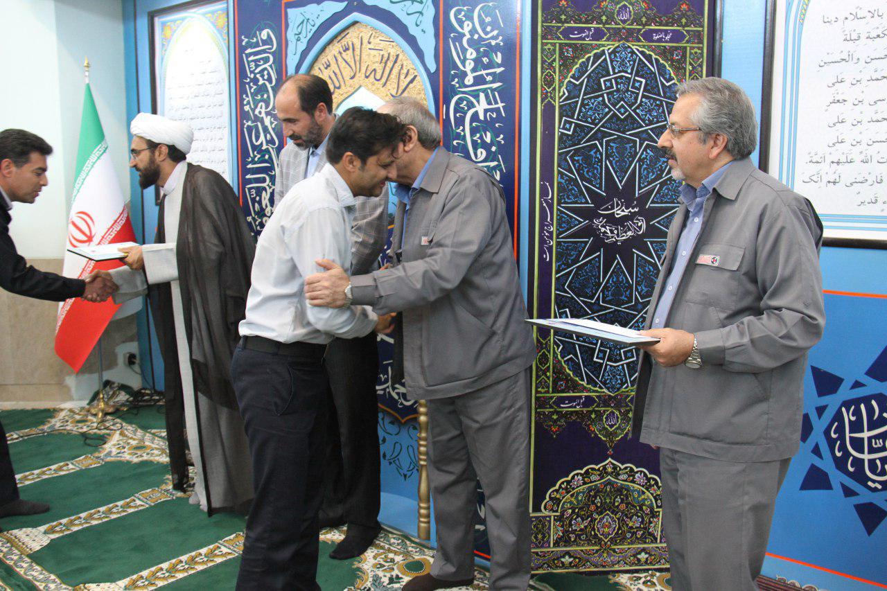 کارگران نمونه شرکت کویر تایر تجلیل شدند