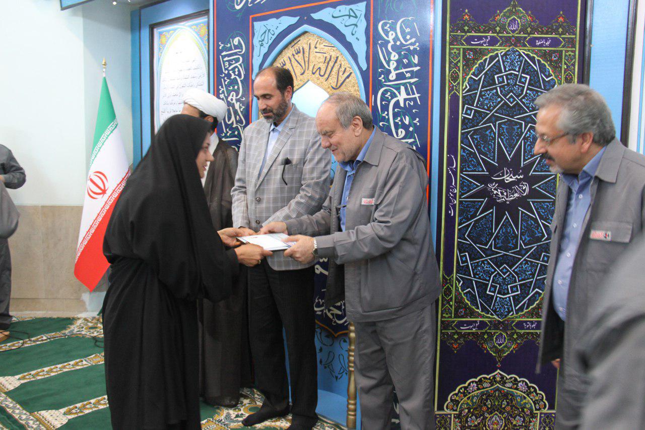 کارگران نمونه شرکت کویر تایر تجلیل شدند