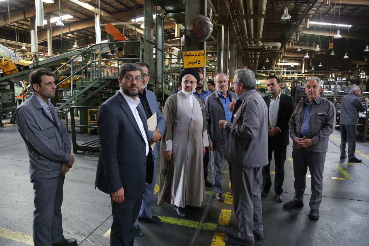 بازدید  حجت الاسلام والمسلمین عبادی نماینده  محترم مردم شهرستان های بیرجند ، خوسف و درمیان ،  مهندس ناصری فرماندار محترم بیرجند و مهندس شهرکی رییس سازمان صمت خراسان جنوبی از کارخانه کویرتایر