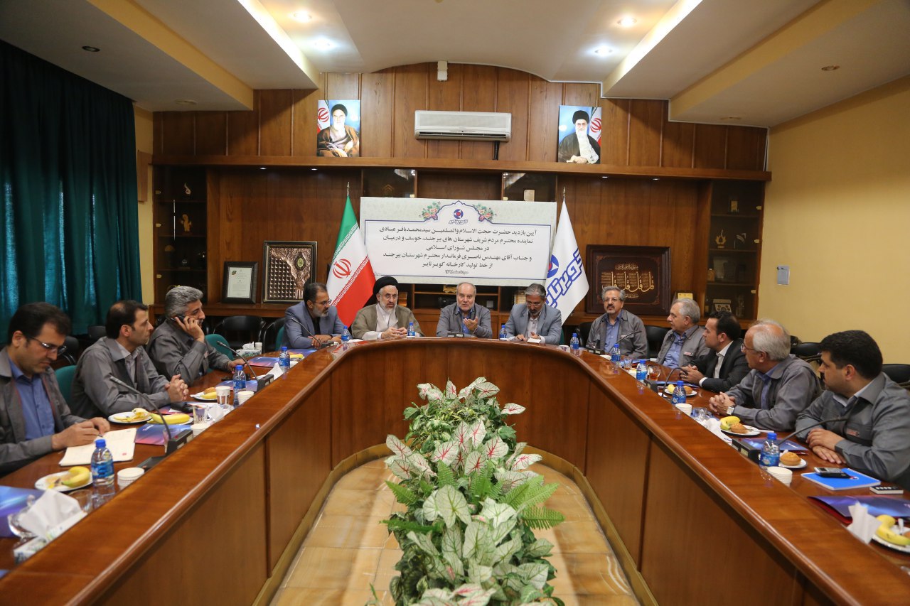 بازدید  حجت الاسلام والمسلمین عبادی نماینده  محترم مردم شهرستان های بیرجند ، خوسف و درمیان ،  مهندس ناصری فرماندار محترم بیرجند و مهندس شهرکی رییس سازمان صمت خراسان جنوبی از کارخانه کویرتایر